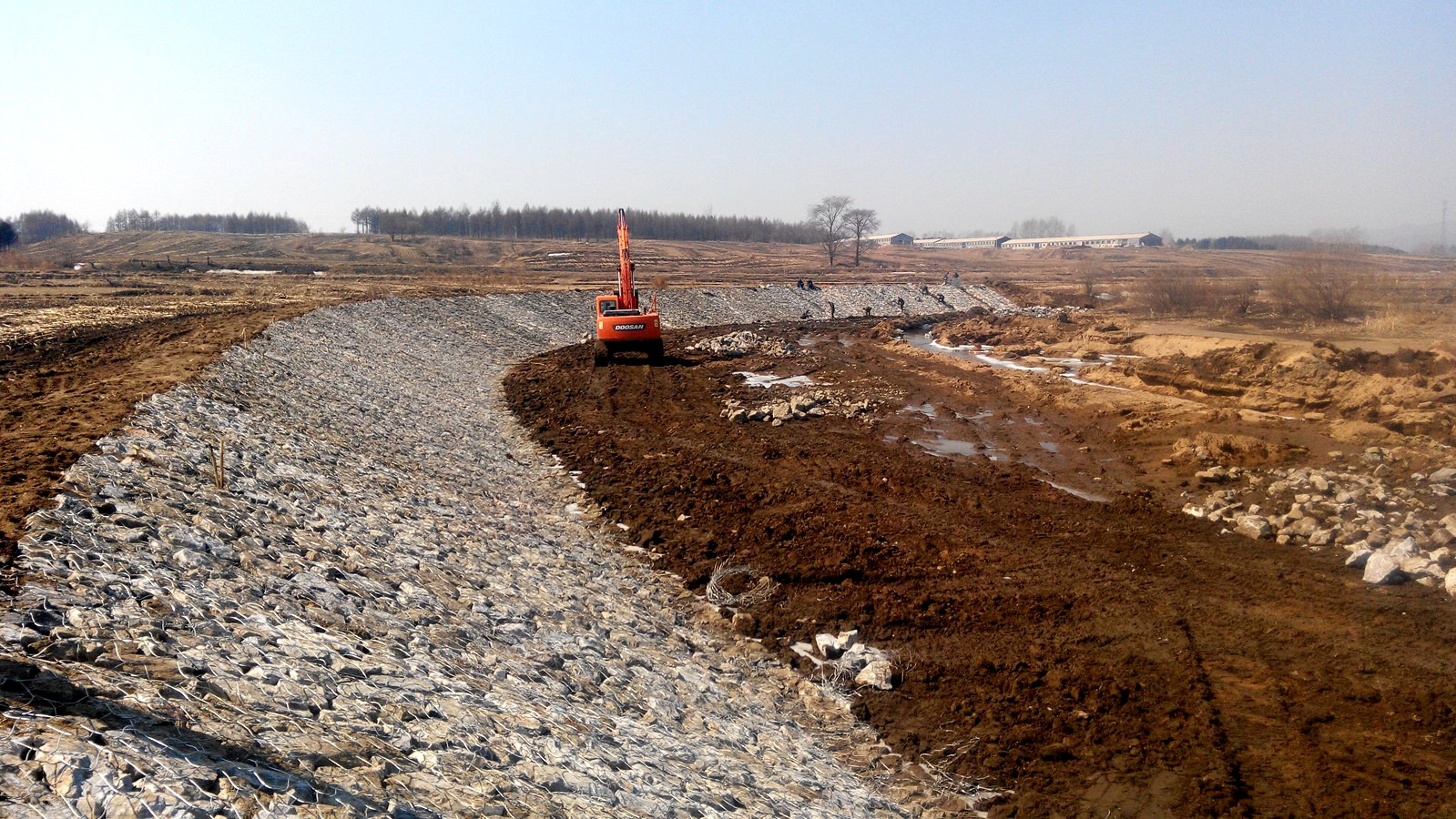 吉林隆源水利工程有限公司勝利橡膠壩上游護岸1